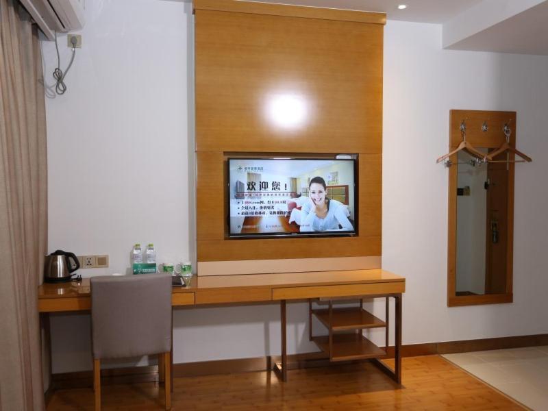 Greentree Inn Macheng Cultural Town Business Hotel Екстер'єр фото